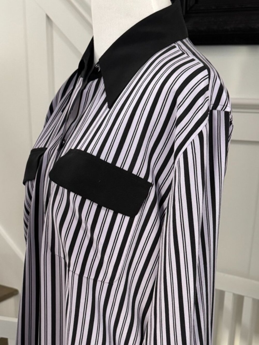 Equipment "Cody" Women's Striped Silk Shirt, New Condition, Size Small - Picture 2 of 6
